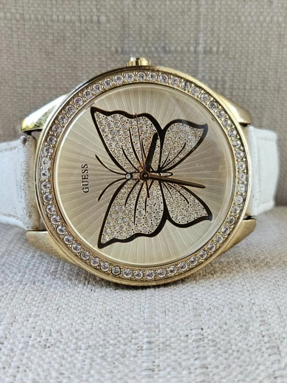 Vintage Guess Women Wristwatch Big Face Butterly Gold Tone Crystals Accent Bezel